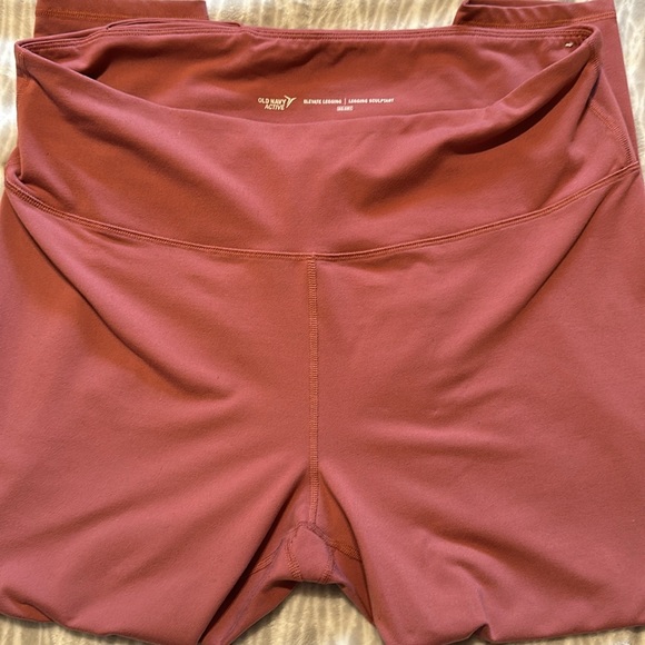 Old Navy Elevate Legging - Picture 2 of 4